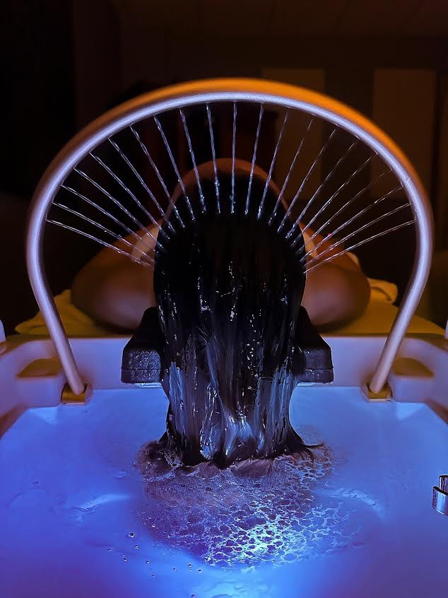 Head Spa water rinse with ambient lighting
